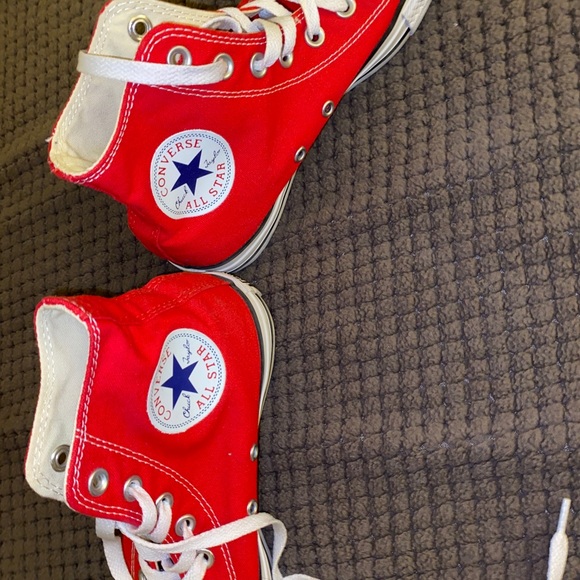 Red Chuck Taylor High Top Converse Unisex classics - Picture 5 of 6